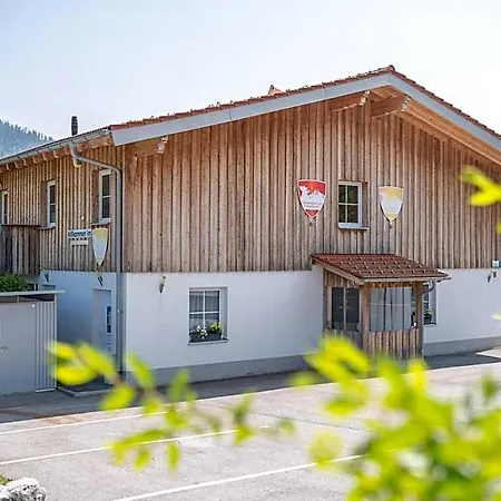 Gaestehaus Am Hahnenkamm מלון Höfen