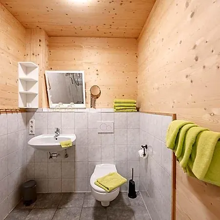 Gaestehaus Am Hahnenkamm מלון