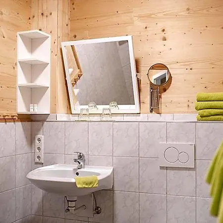 מלון Gaestehaus Am Hahnenkamm Höfen